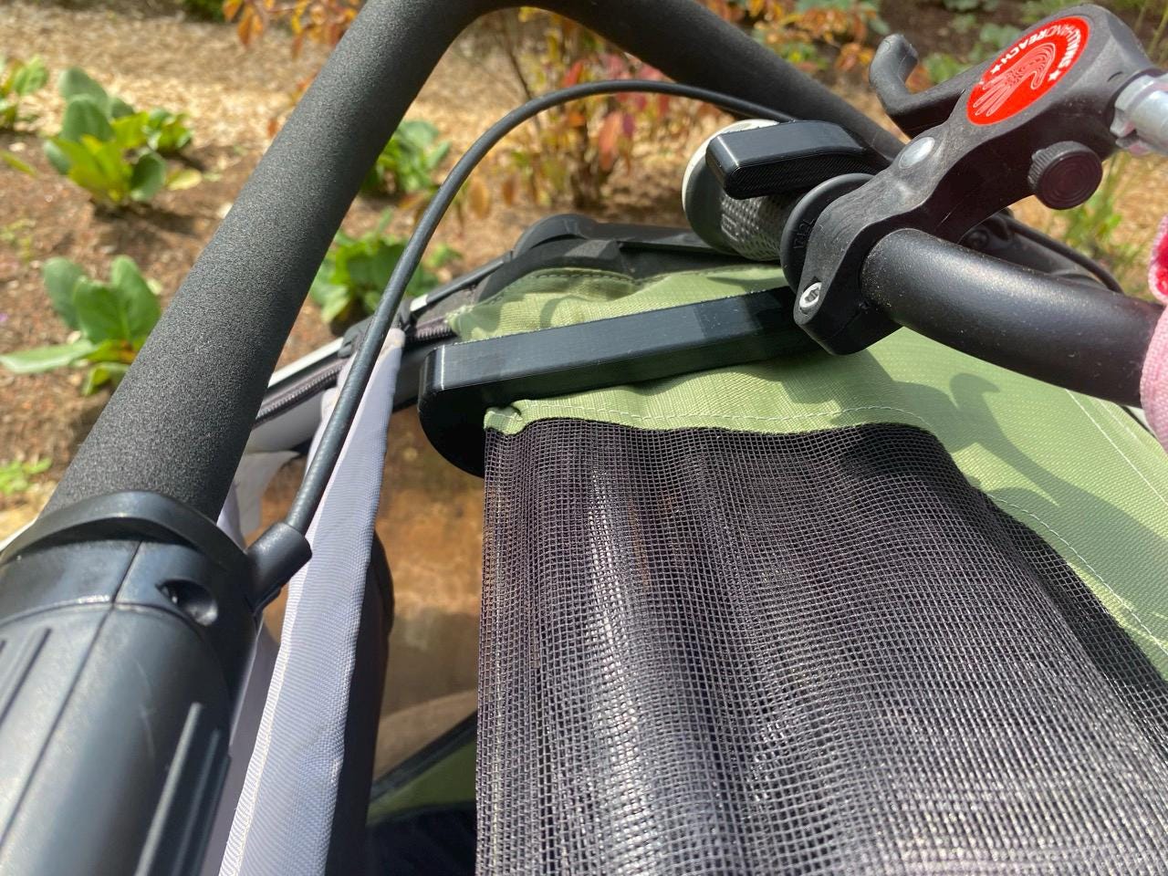 Thule Chariot 16 Zoll Fahrradträger – Sicherungsclip für den Lenker